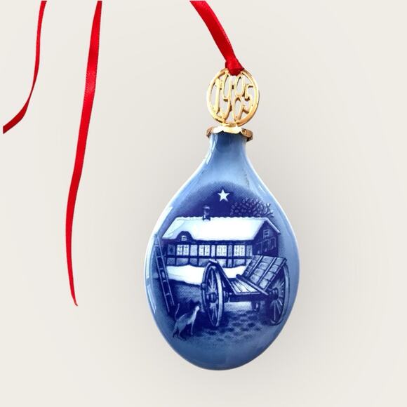 Christmas Eve at the Farmhouse 1985 Bing & Grondahl Porcelain Ornament Drop - Picture 2 of 6